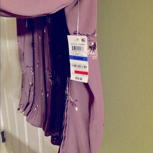 🆕 Woman’s Style&Co Pleated Blouse - Picture 7 of 7